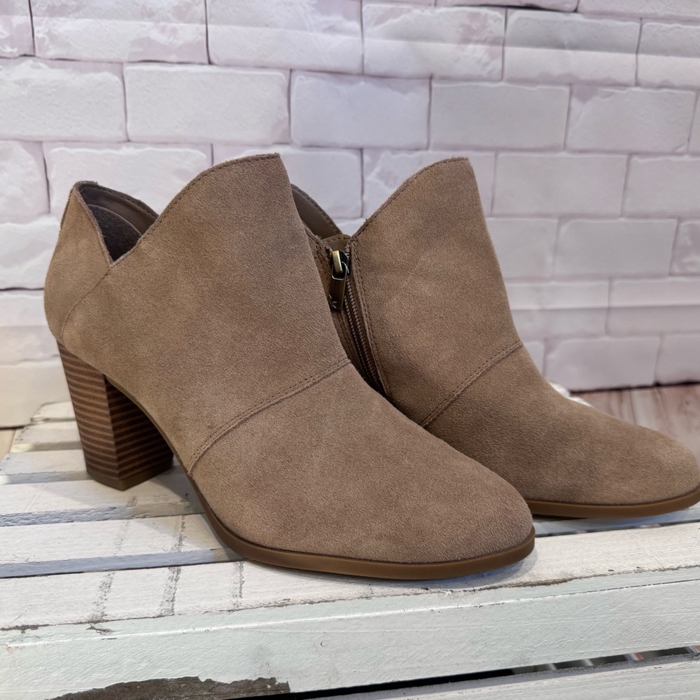 Koolabura by Ugg Ortholite Suede Ankle Boots